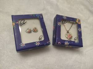 lot 75 image: PIA Necklace & Heart Pendant wMatching Earrings (Stamped 925)