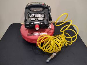 lot 103 image: Air Compressor