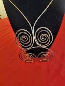 lot 94 image: Vintage Big Coiled Brass Collar Necklace