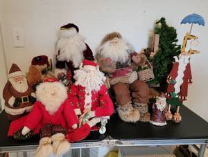lot 301 image: Santa and His Sleigh Holiday Collection