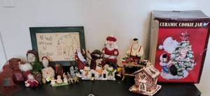 lot 304 image: Santa and Snowmen Holiday Collection