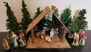 lot 306 image: Italian Christmas Nativity Creche Display