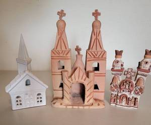 lot 291 image: Mexican Terracotta Clay Church Collection