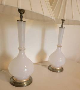 lot 321 image: Vintage White Genie Bottle Table Lamps, pair