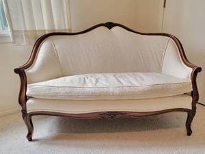 lot 53 image: Elegant French Provincial Down Filled Carved Loveseat