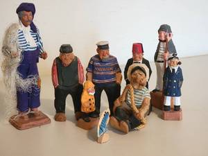 lot 293 image: Carved Swedish Men Figures Collection