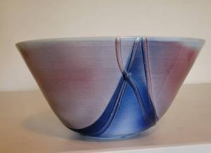 lot 124 image: Artist Signed Ceramic Pottery Bowl