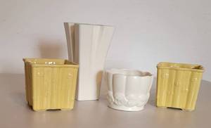 lot 294 image: Vintage Ceramic Planter Vase Collection  Red Wing