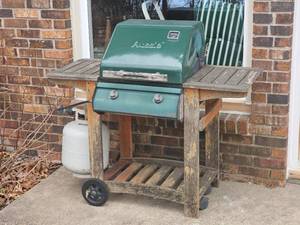 lot 234 image: Aussie Charcoal & Gas Grill