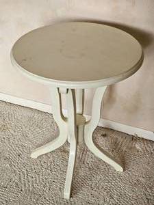 lot 211 image: Ivory White Bistro Table