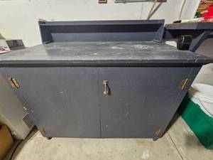lot 408 image: Garage Shop Storage Cabinet