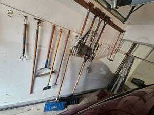 lot 409 image: Yard Warrior Tool Bundle