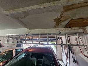 lot 410 image: 15 Foot Extension Ladder