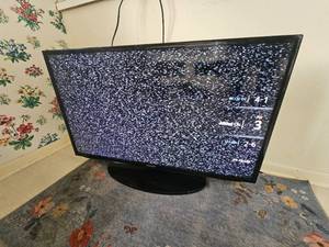 lot 220 image: 40 Inch Samsung Television