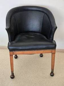 lot 177 image: Suave MCM Tacked Black Leather Rolling Parlour Chair