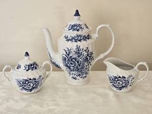 lot 149 image: Vintage British Anchor Staffordshire Ironstone Porcelain Tea Service
