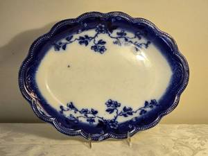 lot 147 image: Antique Johnson Bros. English Blue Painted Platter - St. Louis