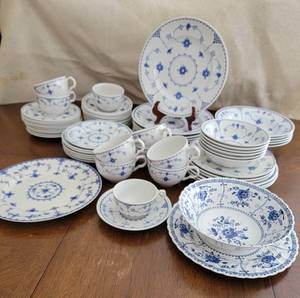 lot 44 image: English Furnivals Chinaware Service  Blue and White Half Lace Pattern