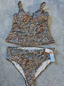 lot 29 image: 2-Piece LYSA Brand Leopard Print Tankini
