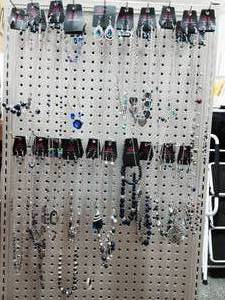 lot 49 image: 30 Assorted NEW Jewelry