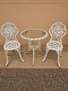 lot 34 image: 3 Piece Bistro Set