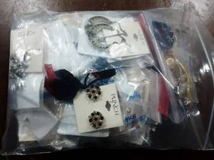 lot 41 image: LG Bag Of Misc Jewelry
