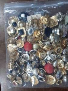 lot 42 image: LG Lot of Asst Vintage Clip Earrings