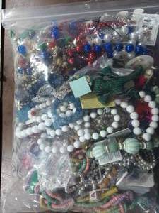 lot 43 image: LG Bag Of Misc Jewelry