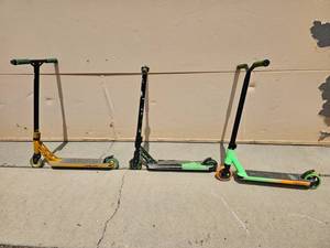 lot 55 image: 3-Scooters