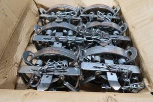 lot 3 image: NEW IN BOX 12  VICTOR #3#4 COIL SPRING TRAPS