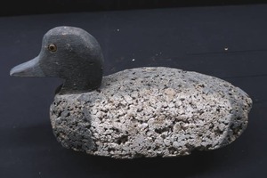 lot 5 image: ANTIQUE DUCK DECOY