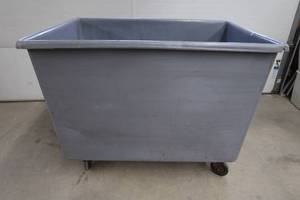lot 15 image: LARGE HEAVY DUTY BASKET TRUCK