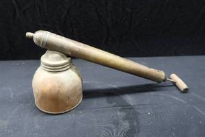lot 34 image: COPPER BRASS VINTAGE SPRAYER
