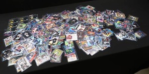 lot 64 image: ASSORTMENT OF SPORTS CARDS