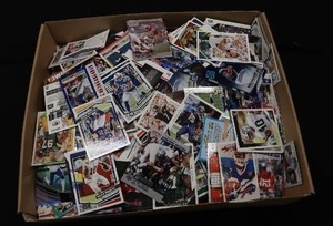 lot 69 image: ASSORTMENT OF SPORTS CARDS