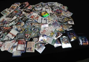 lot 70 image: ASSORTMENT OF SPORTS CARDS