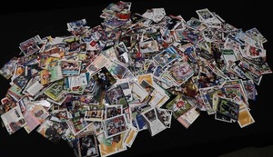 lot 71 image: ASSORTMENT OF SPORTS CARDS