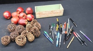 lot 89 image: HOME DECOR , PENS AND MORE