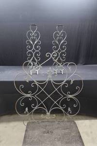 lot 105 image: YARD ART