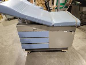 lot 29 image: Ritter 100 Exam Table (522931) (UntestWorking Condition Unknown)