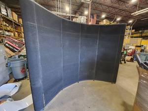 lot 15 image: Curved Convention Display (529606)