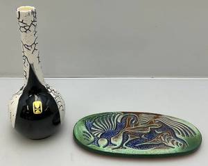 lot 17 image: Vintage Royal Haeger Black & White & More