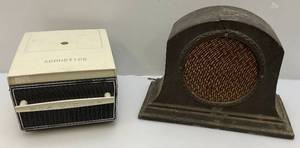 lot 24 image: Vintage RCA Victor Tape Deck & RCA Model 100-A Radioa Loud Speaker