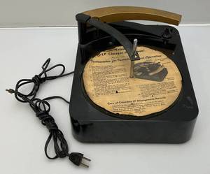 lot 32 image: Vintage Columbia Model 104 Record Player (Untested)