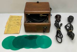 lot 34 image: 1940s-50s  Sound Scriber Dication Machine With Records & More Untested