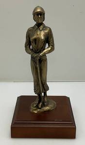 lot 52 image: Bronze Woman Golfer Statue 11 On Wood Base