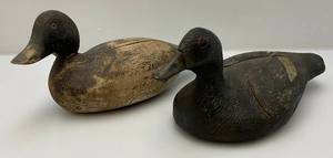 lot 90 image: Vintage Wooden Carved Duck Decoys