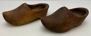 lot 93 image: Antique Dutch Hand Carved Wood  Childs Shoes