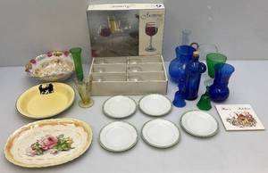 lot 137 image: Misc. Vintage Glassware & More