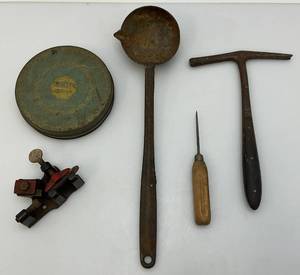 lot 223 image: Misc. Vintage Items Including Cast Iron Blacksmith Smelting Ladle Single Spout & More